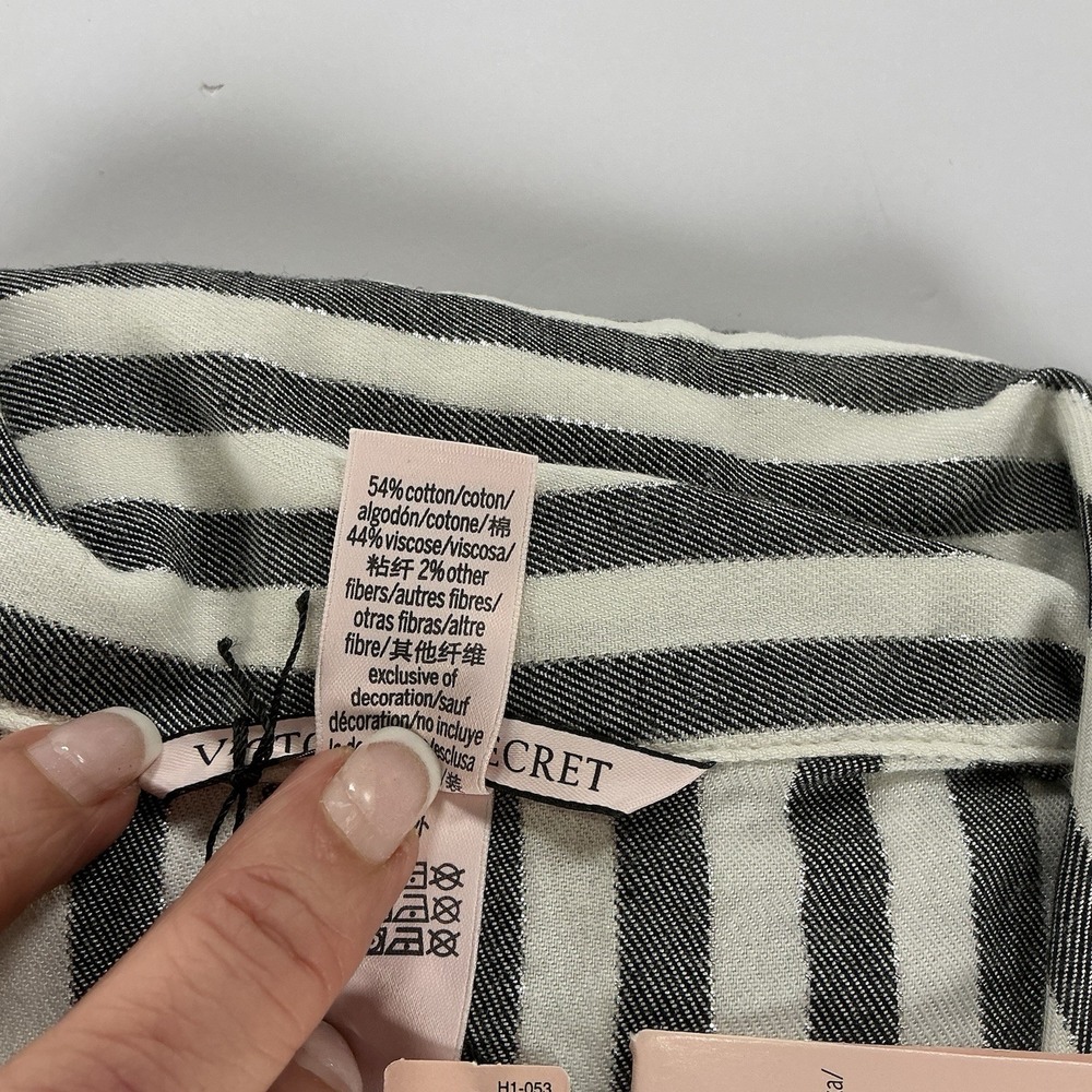Victoria's Secret Women's Pajama Top Pants Striped Metallic Silver Large Short - Picture 4 of 16